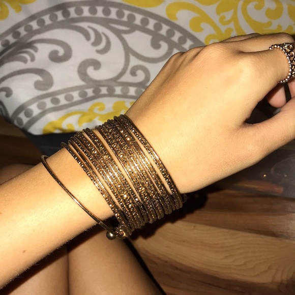 Two bracelets - Picture 2 of 3